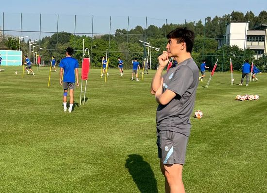在线亚洲观看