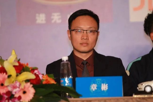 大胸秘书伦理中文字幕
