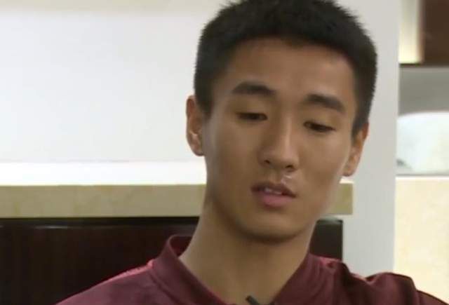 黑人两根一起进3p视频